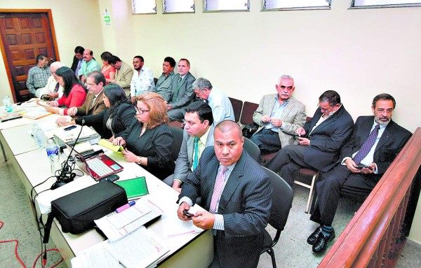 MP pide prisión preventiva para exdirectivos del IHSS