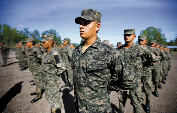 Honduras: Selecto grupo de soldados ya se entrena como policías