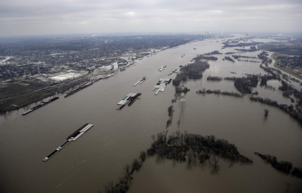 Frenética lucha contra las inundaciones en varias ciudades de EEUU&nbsp;&nbsp;