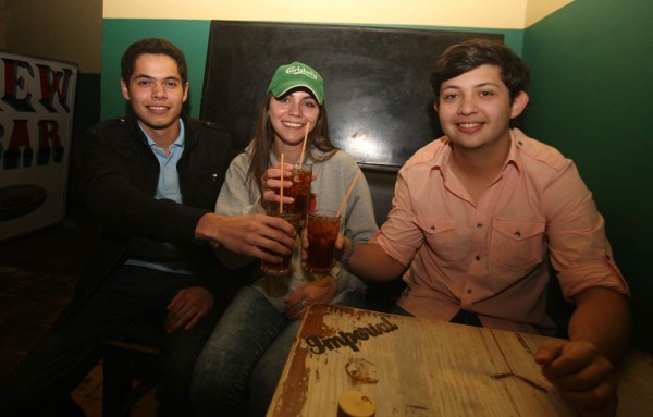 Tito Aguacate, 70 años de trayectoria y calambres