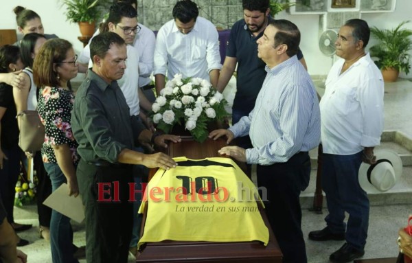 Familiares y amigos dan último adiós a Hernán García, un amante eterno del fútbol