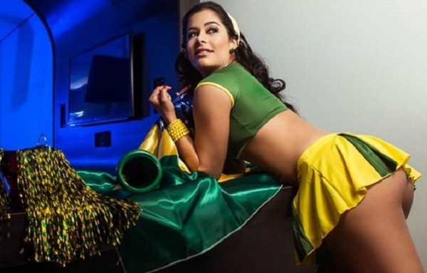 Sensuales fotos de Larissa Riquelme calientan el Mundial Brasil 2014