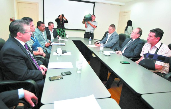 Proponen que cada hondureño financie su cédula
