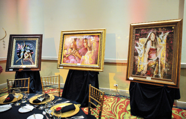 Exquisito toque artístico en gala de lanzamiento