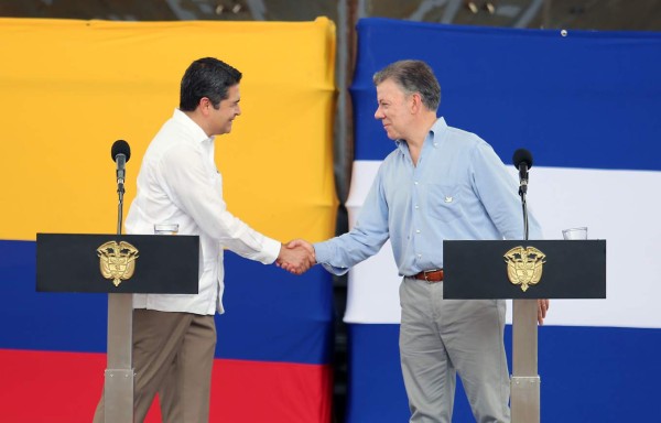 Presidente colombiano felicitó a Juan Orlando Hernández por su triunfo en las elecciones