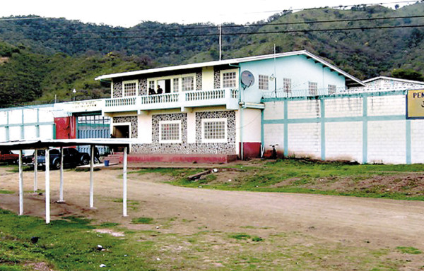 Advierten sobre posible epidemia por falta de agua en el penal de Juticalpa
