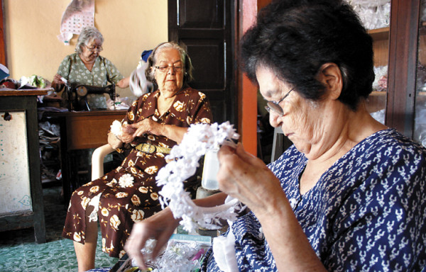 Hermanas Castellanos se casaron para siempre con la moda