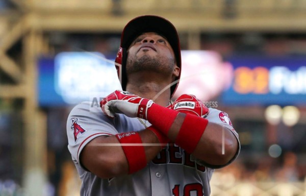 Valbuena batea 2 jonrones; Angelinos vapulean 9-2 a Tigres