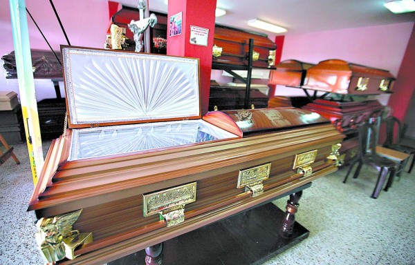 Honduras: Funerarias preparan ataúdes herméticos por el ébola