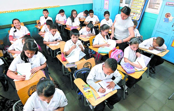 Urge formación y gestión de recurso docente