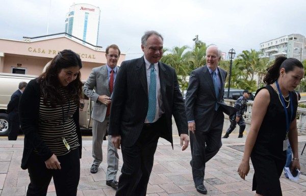 Lecciones de Tim Kaine sobre su viaje a Honduras