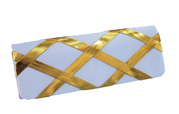 El clutch, sobrio y elegante accesorio