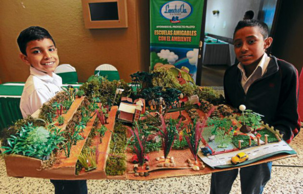 Alumnos exponen útiles e ingeniosos proyectos