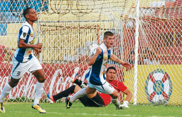 Victoria remonta y amarga al Motagua