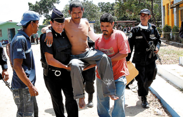 En medio de su dolor, reclusos recuerdan milagros y heroísmo