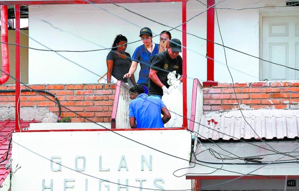 Con corazones y besos dijo adiós Cantero