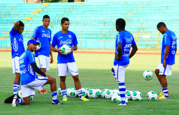 La Selección de Honduras inició con 10 jugadores
