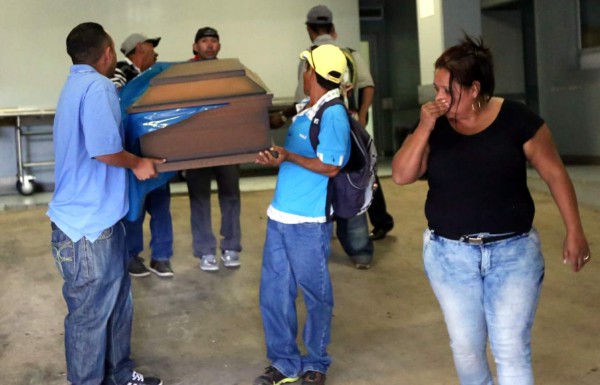 Raptan a tres estudiantes y matan a dos de ellas en la colonia 21 de Febrero