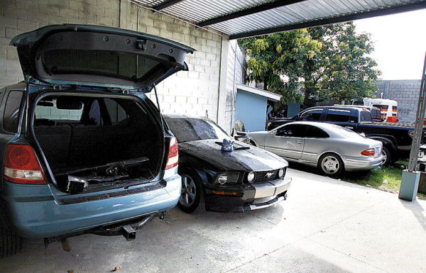 De transportistas son dos de los autos decomisados
