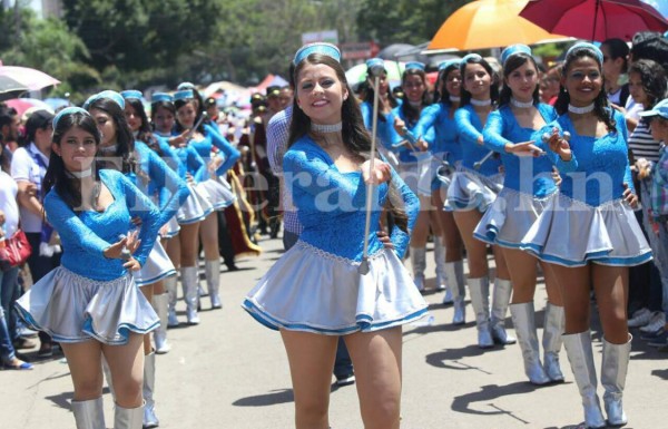 Honduras: Las palillonas más bellas de los desfiles patrios 2016