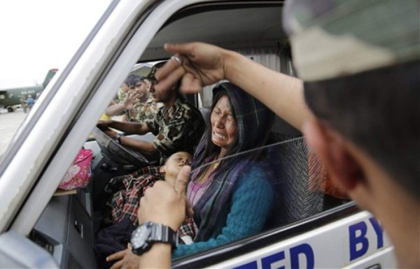 Aumenta esfuerzo mundial por víctimas de sismo en Nepal