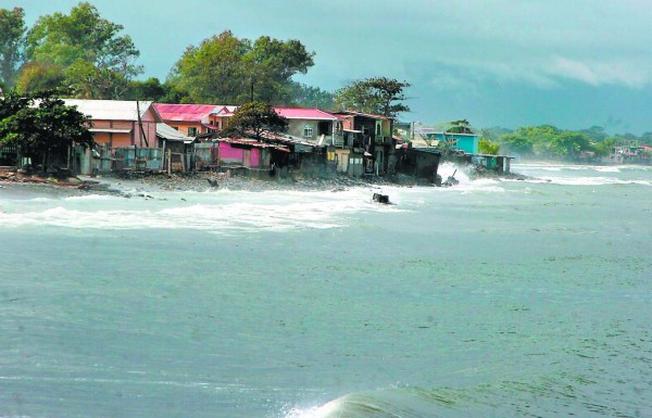 Honduras: Seis días incomunicados en Colón