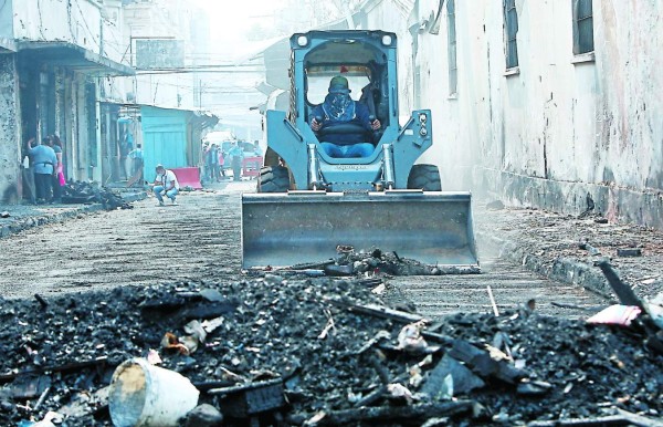 Vendedores de Comayagüela claman asistencia tras fuerte incendio