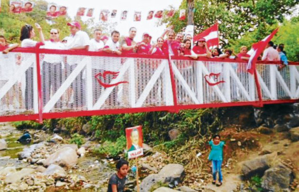 Mauricio Villeda cierra campaña con millonaria donación