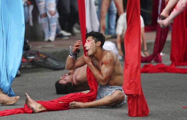 La muerte de una menor tras ser detenida y manoseada por policías, el caso que consterna a Colombia&nbsp;