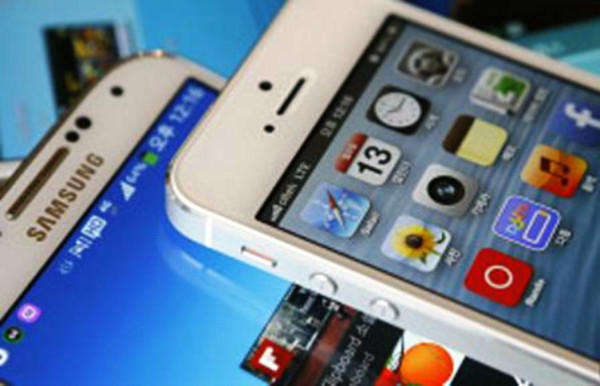 Entra en calor batalla legal entre Apple y Samsung