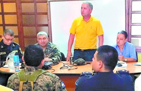 Honduras: Ricardo Álvarez recibirá crucero