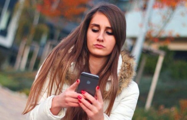 La razón por la que no debes escribir a tu ex durante esta cuarentena