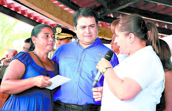 Presidente lleva Bono 10 Mil a La Paz