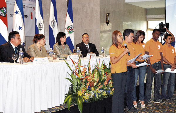 Discuten avances en lucha contra corrupción