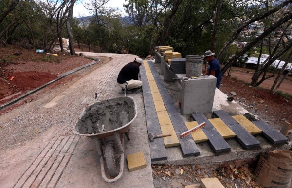 Amplían obras del primer sendero en el cerro Juana Laínez