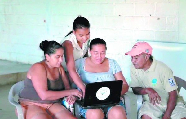 Honduras: Maestra de la solidaridad a sus 15