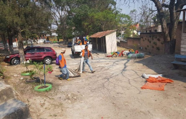 Escuela República de Canadá es beneficiada con jornada de limpieza