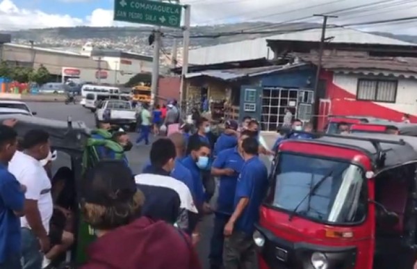 Por elevados costos y promesas incumplidas protestas mototaxistas en la capital (FOTOS)
