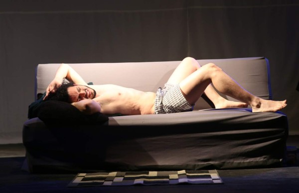 Luchas indistintas en 'La voz humana”