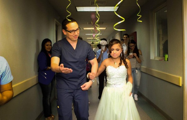 Hospital María cumple sueño de quinceañera