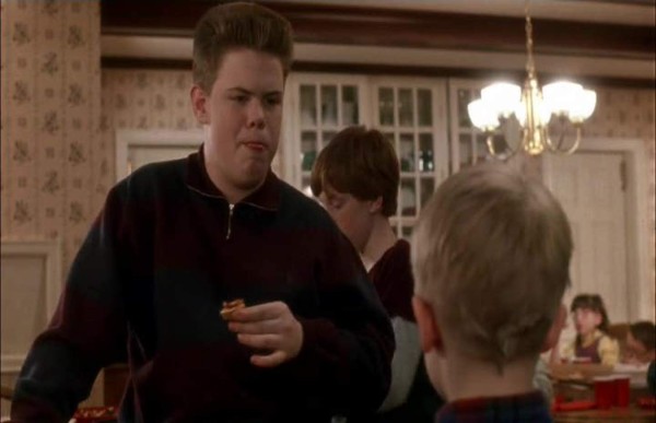 Así luce el insoportable, Buzz McCallister, hermano de 'Mi pobre angelito'