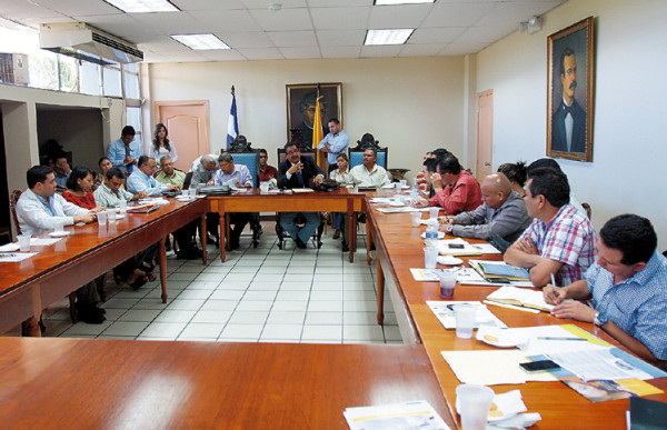 Unas 11 alcaldías municipales de Honduras quieren proyecto sanitario de UNAH