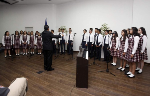 Inauguración del auditorio de Macris School