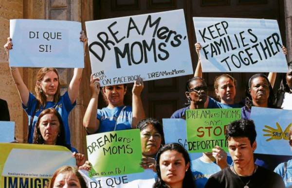 Senador sugiere que ley de inmigración sea vigente en 2017