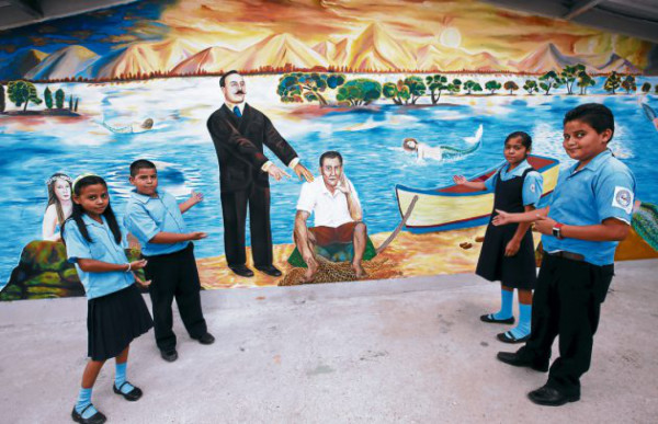 Centro Juan Ramón Molina celebra su 42 aniversario