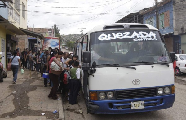 Apenas 12 unidades movilizan usuarios de once colonias