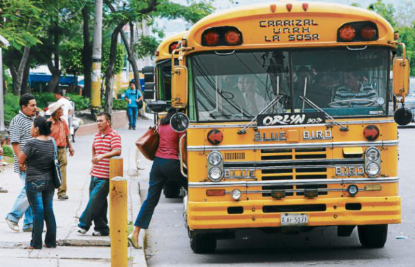 Gobierno descarta paro de buses en la capital