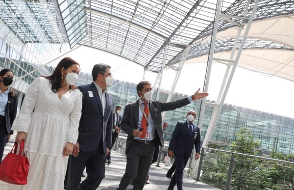 Presidente Hernández visita el aeropuerto de Múnich durante su gira por Alemania (FOTOS)
