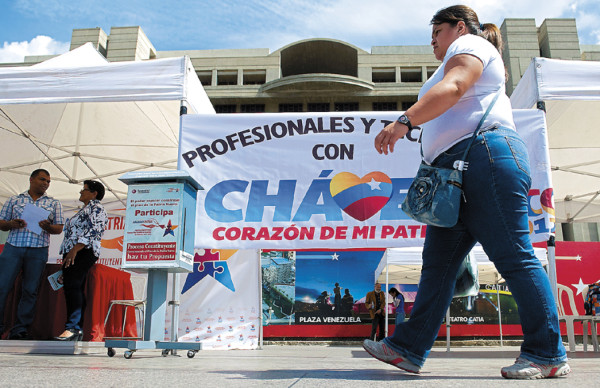 Chávez viaja a Cuba de nuevo para tratamiento contra cáncer