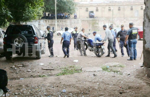 Zafarrancho en el centro de Tegucigalpa entre policías municipales y vendedores